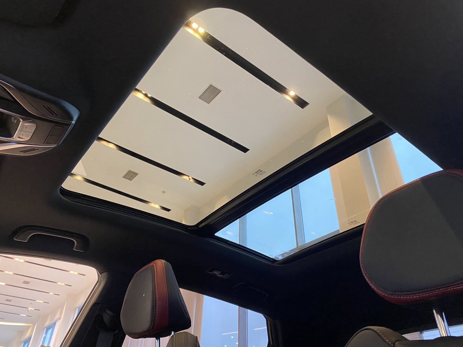 Легковой автотранспорт - GEELY Coolray 