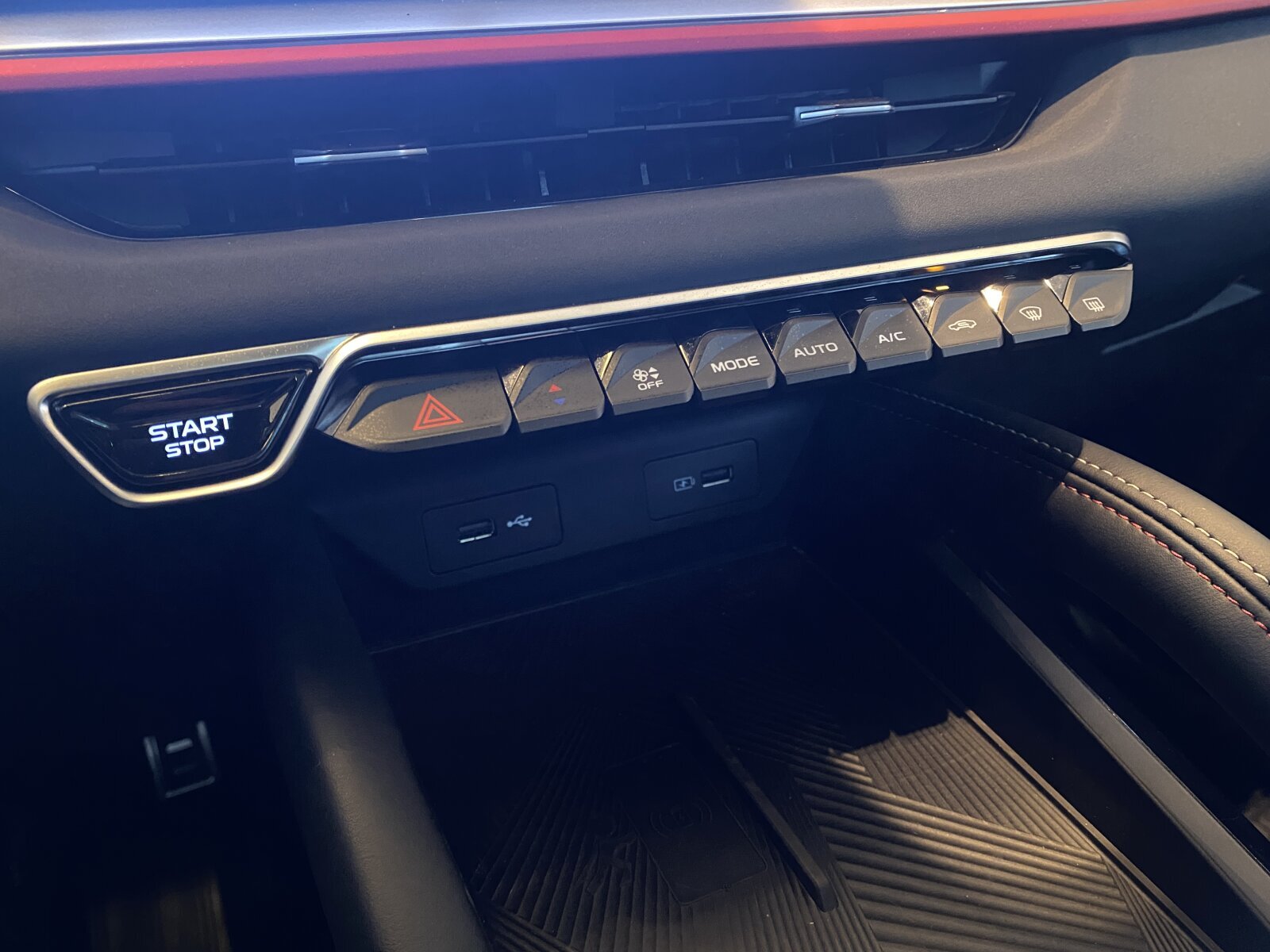 Легковой автотранспорт - GEELY Coolray 