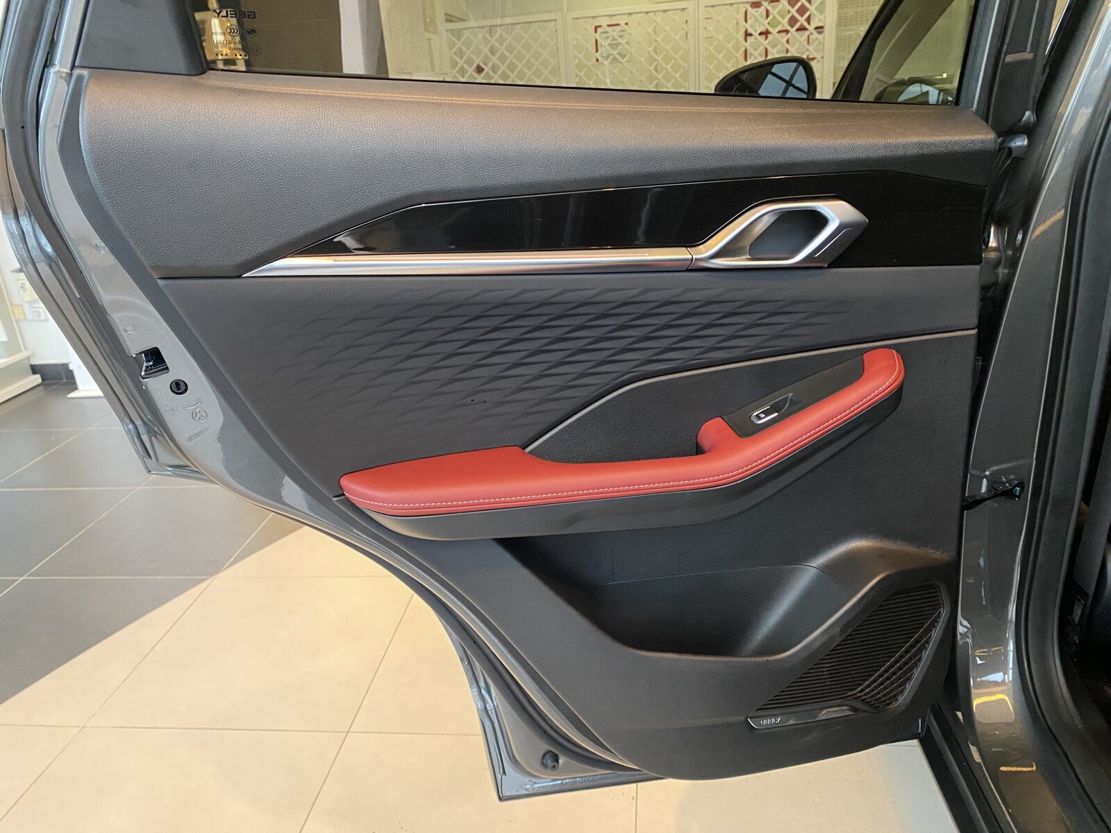 Легковой автотранспорт - GEELY Coolray 