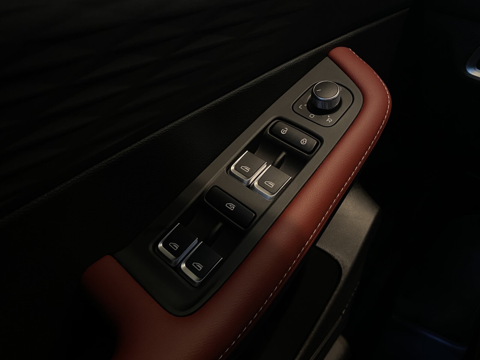 Легковой автотранспорт - GEELY Coolray 