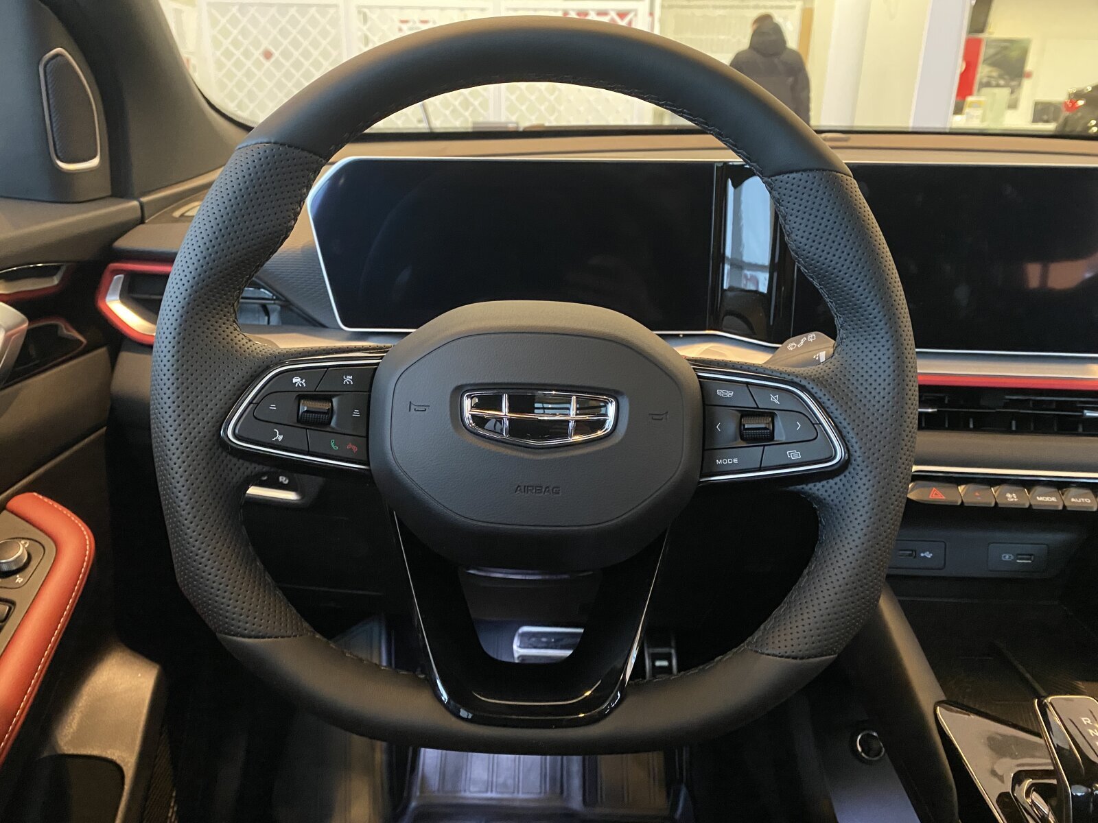 Легковой автотранспорт - GEELY Coolray 