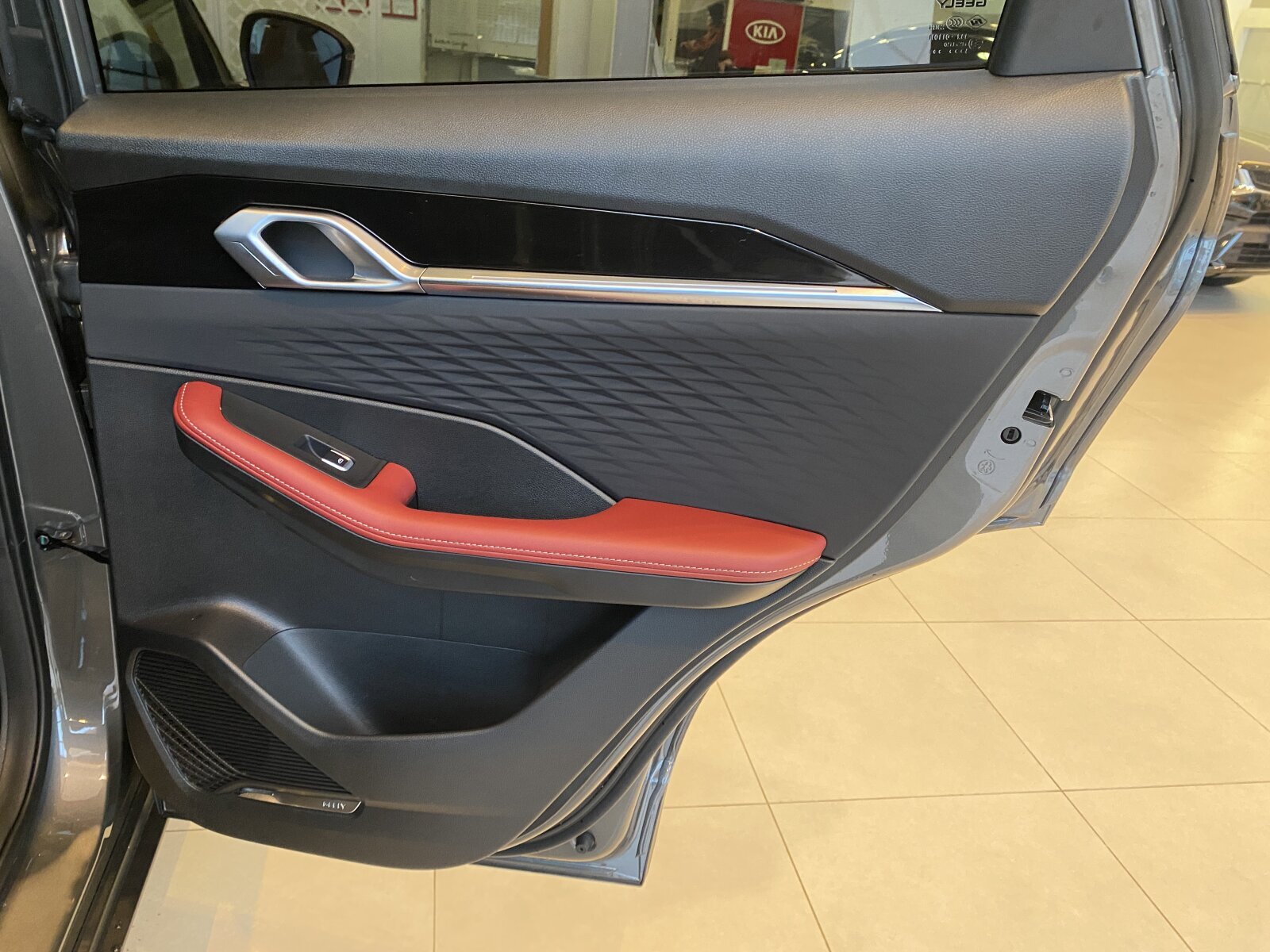 Легковой автотранспорт - GEELY Coolray 