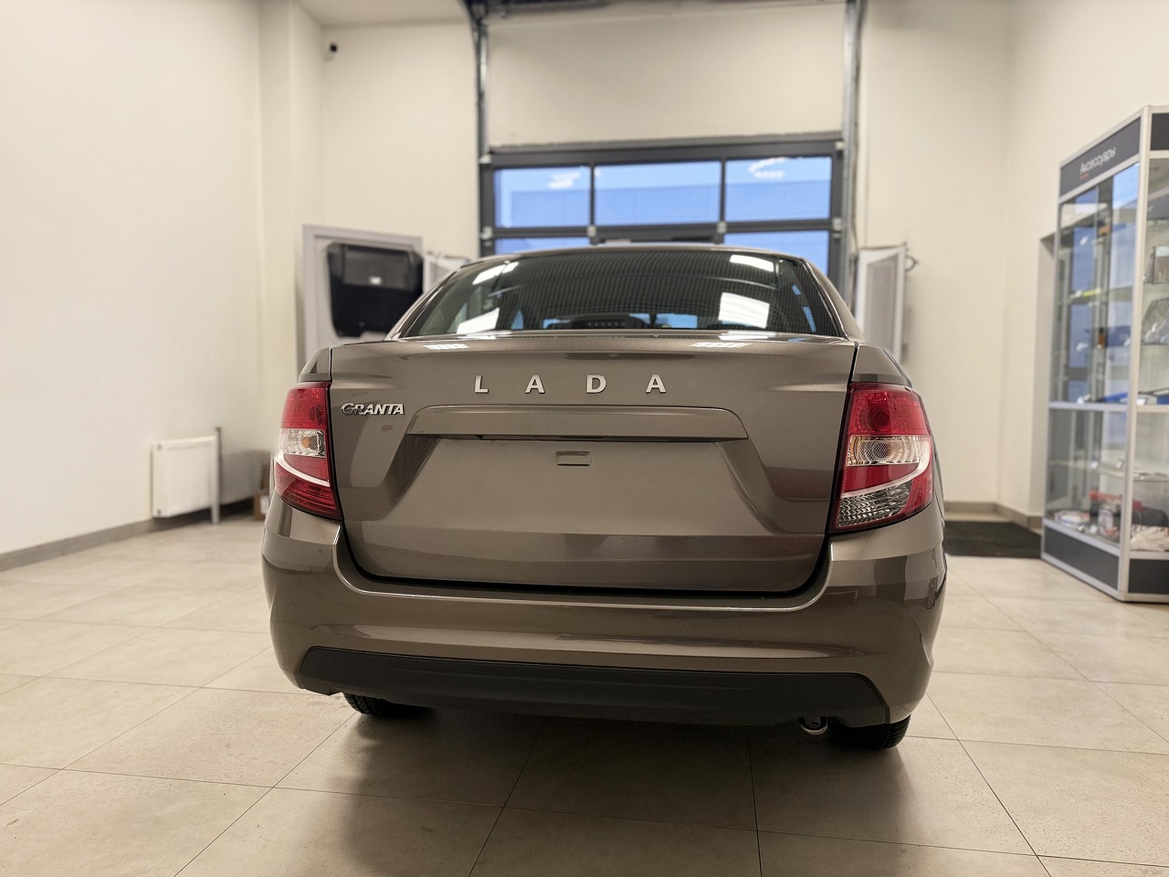 Легковой автотранспорт - LADA Granta 1.6 MT (90 л.с.)