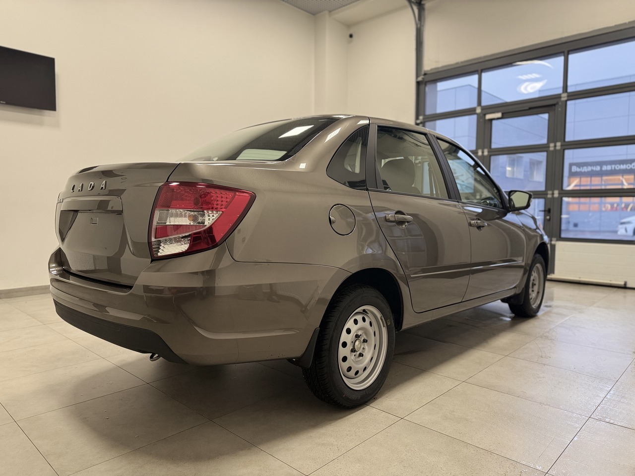 Легковой автотранспорт - LADA Granta 1.6 MT (90 л.с.)