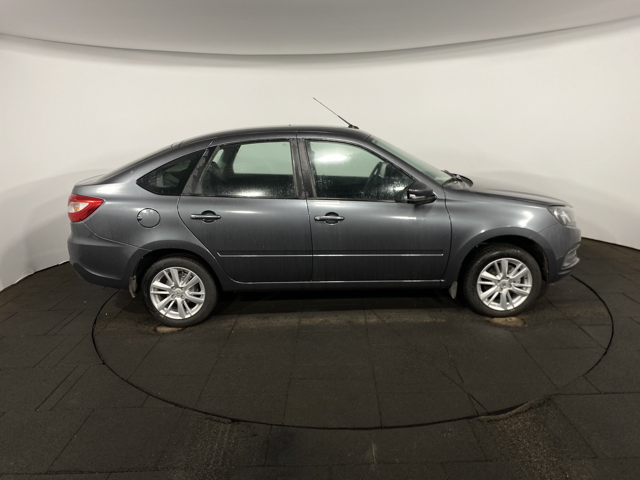 Легковой автотранспорт - LADA Granta 1.6 MT (106 л.с.)