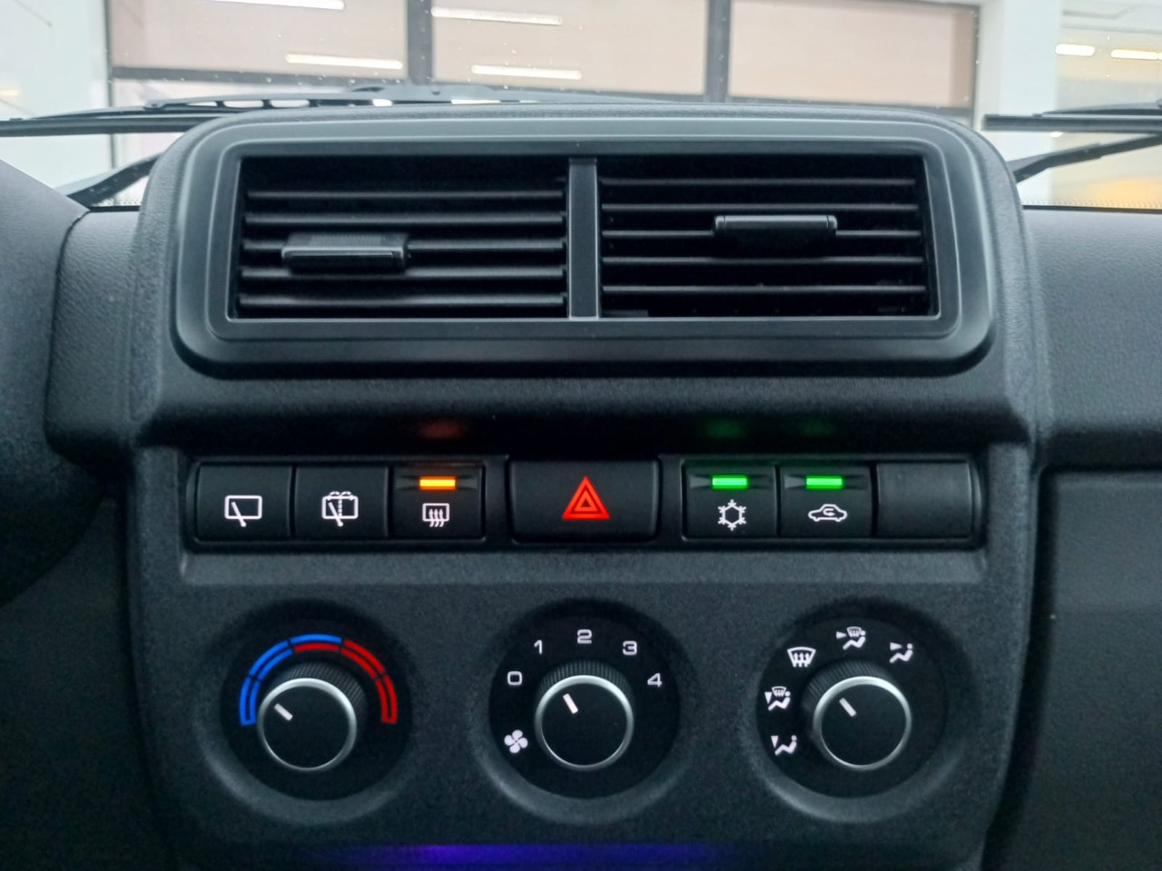 Легковой автотранспорт - LADA Niva Legend 1.7 MT (83 л.с.) 4WD