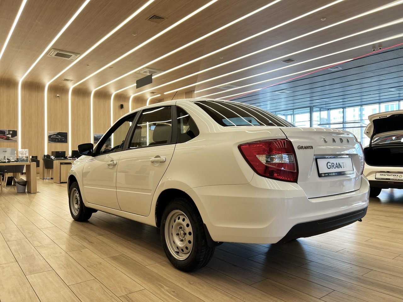 Легковой автотранспорт - LADA Granta 1.6 MT (90 л.с.)