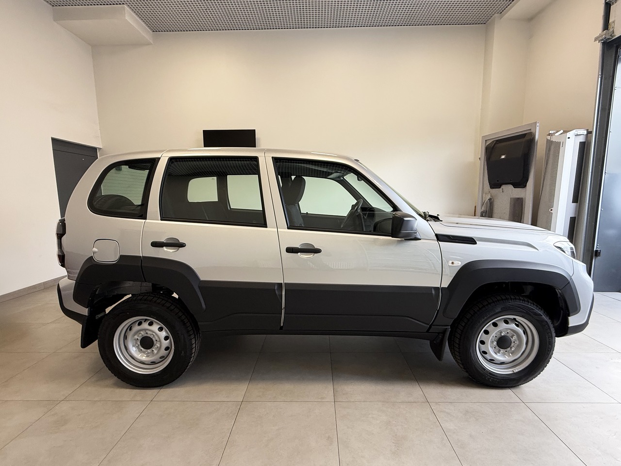 Легковой автотранспорт - LADA Niva Travel 1.7 MT (83 л.с.) 4WD