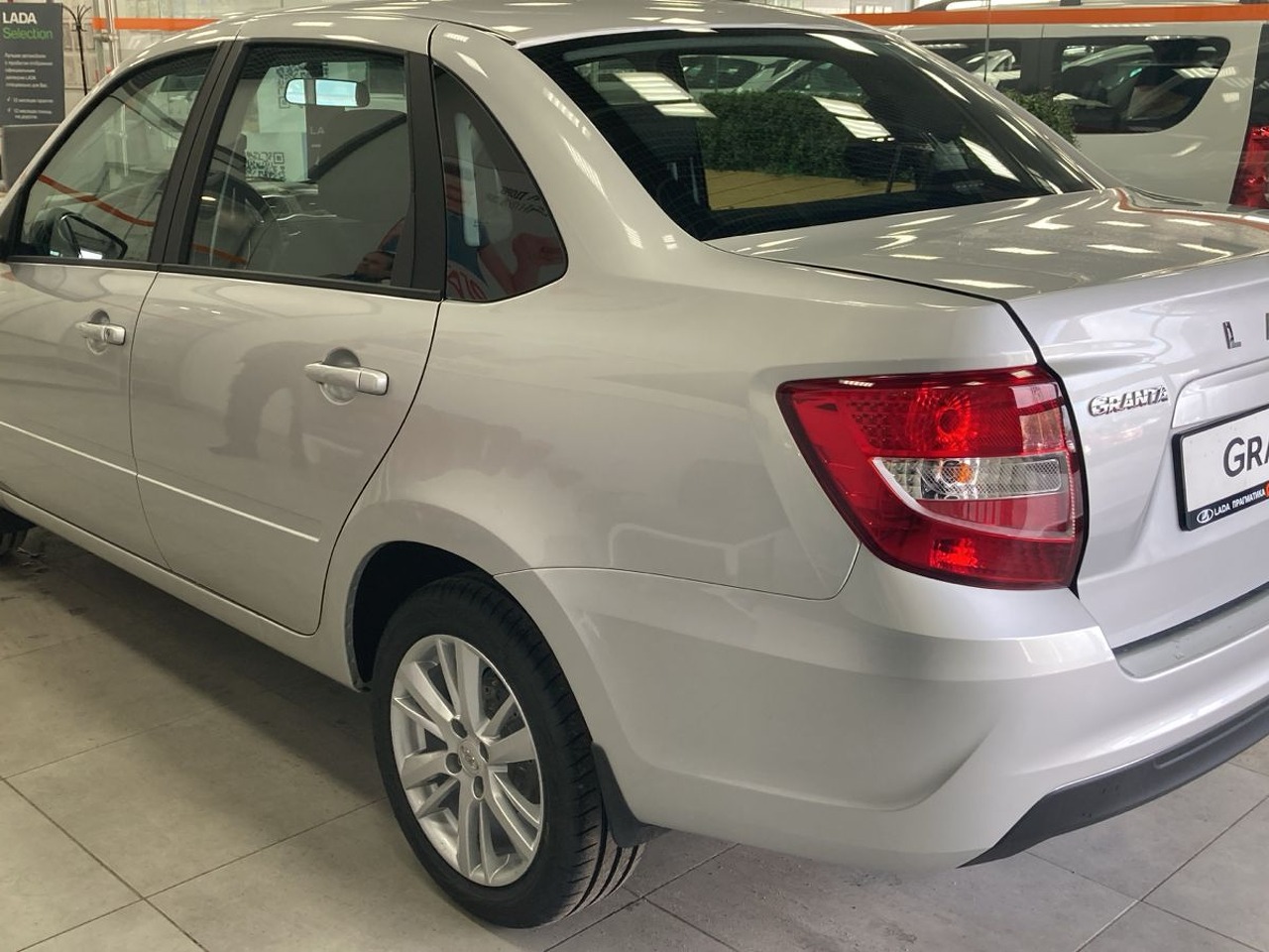 Легковой автотранспорт - LADA Granta 1.6 MT (106 л.с.)