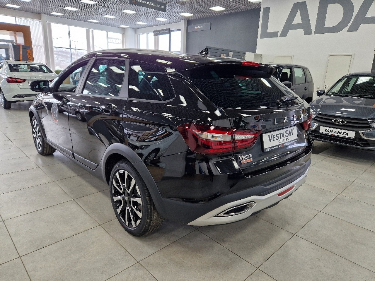 Легковой автотранспорт - LADA Vesta SW Cross 1.8 CVT (122 л.с.)