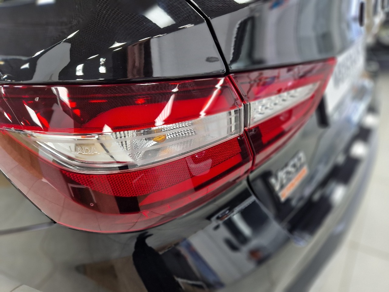 Легковой автотранспорт - LADA Vesta SW Cross 1.8 CVT (122 л.с.)