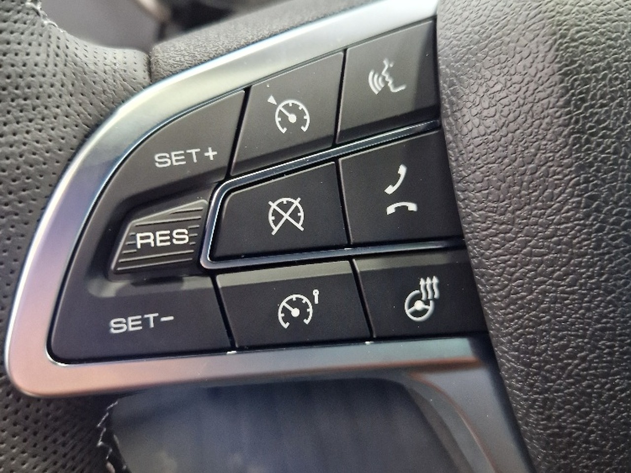 Легковой автотранспорт - LADA Vesta SW Cross 1.8 CVT (122 л.с.)