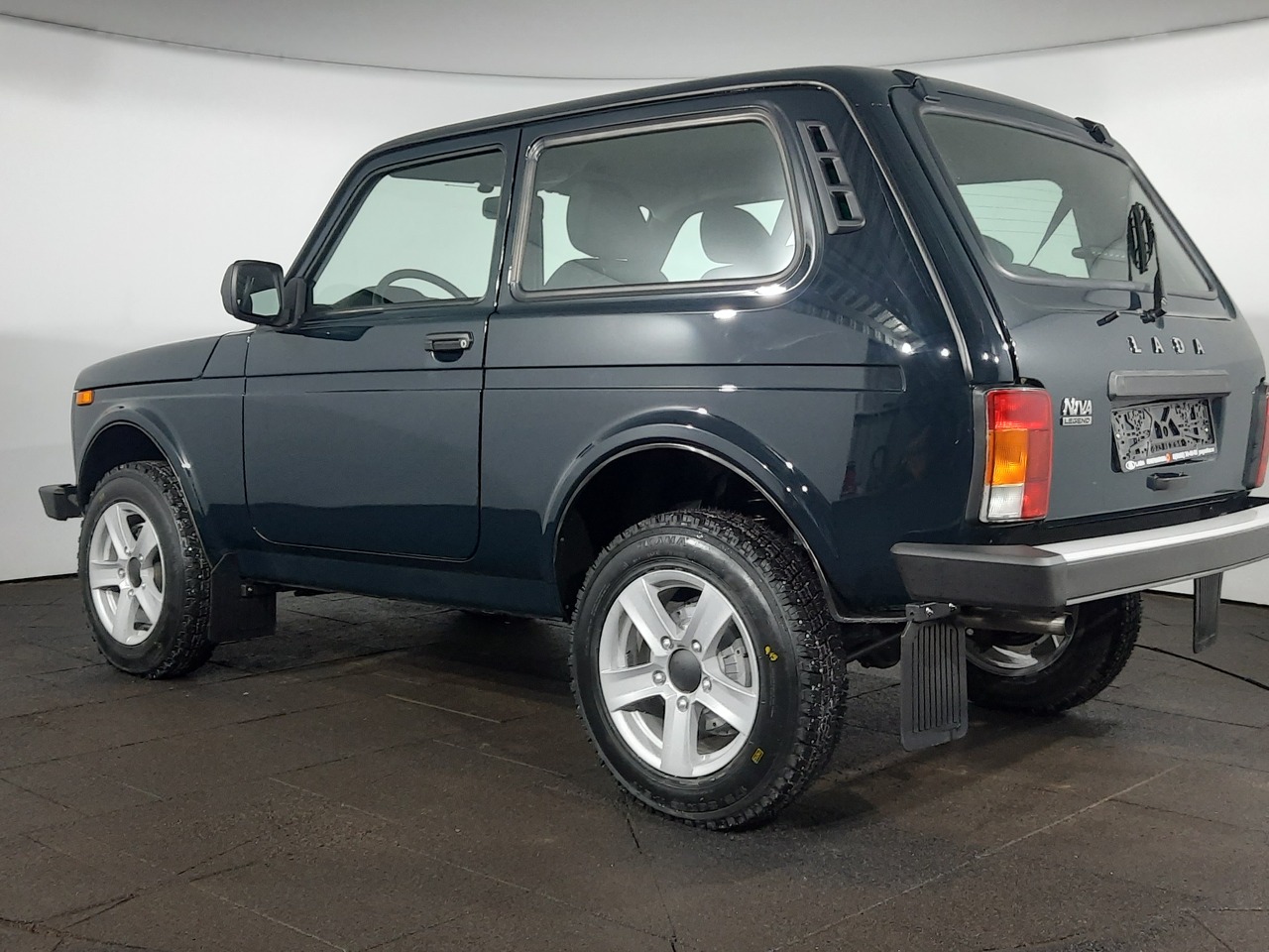 Легковой автотранспорт - Niva Legend 1.7 MT (83 л.с.) 4WD