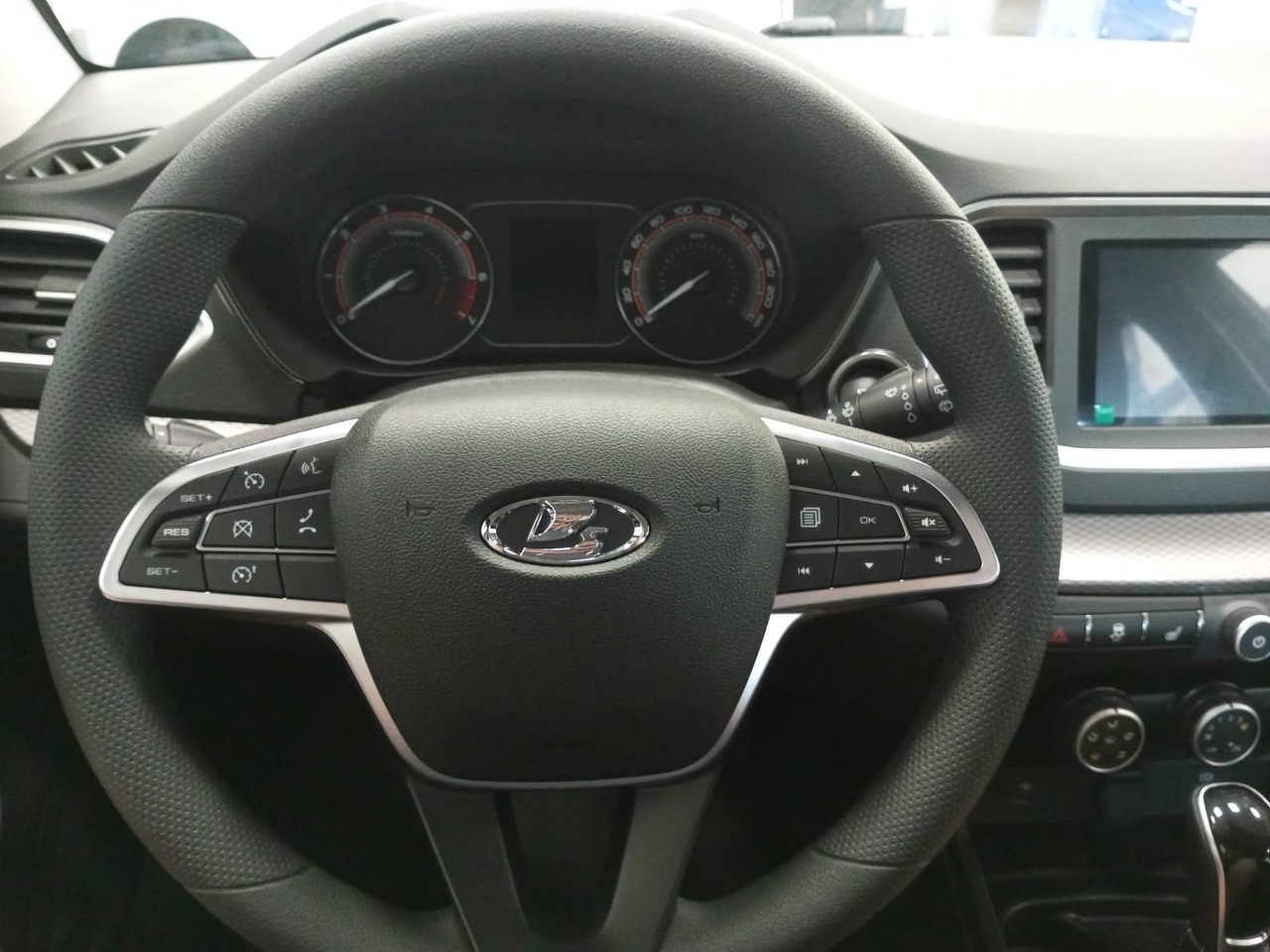 Легковой автотранспорт - LADA Vesta SW 1.6 MT (106 л.с.)