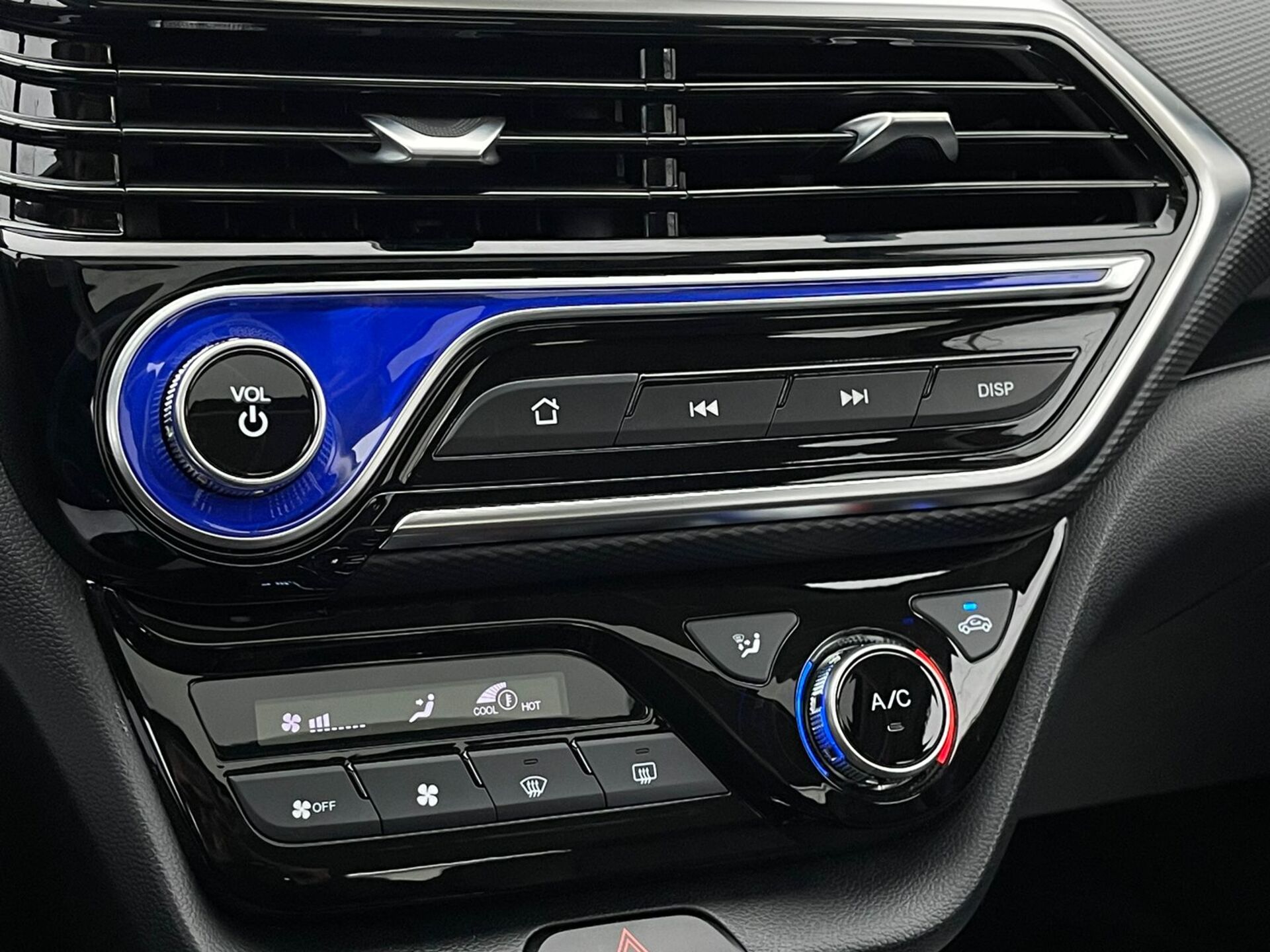 Легковой автотранспорт - CHANGAN Alsvin 1.5 AMT (98 л.с.)