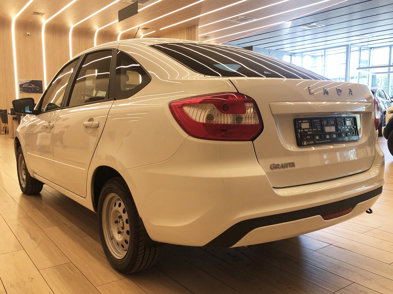 Легковой автотранспорт - LADA Granta 1.6 MT (90 л.с.)