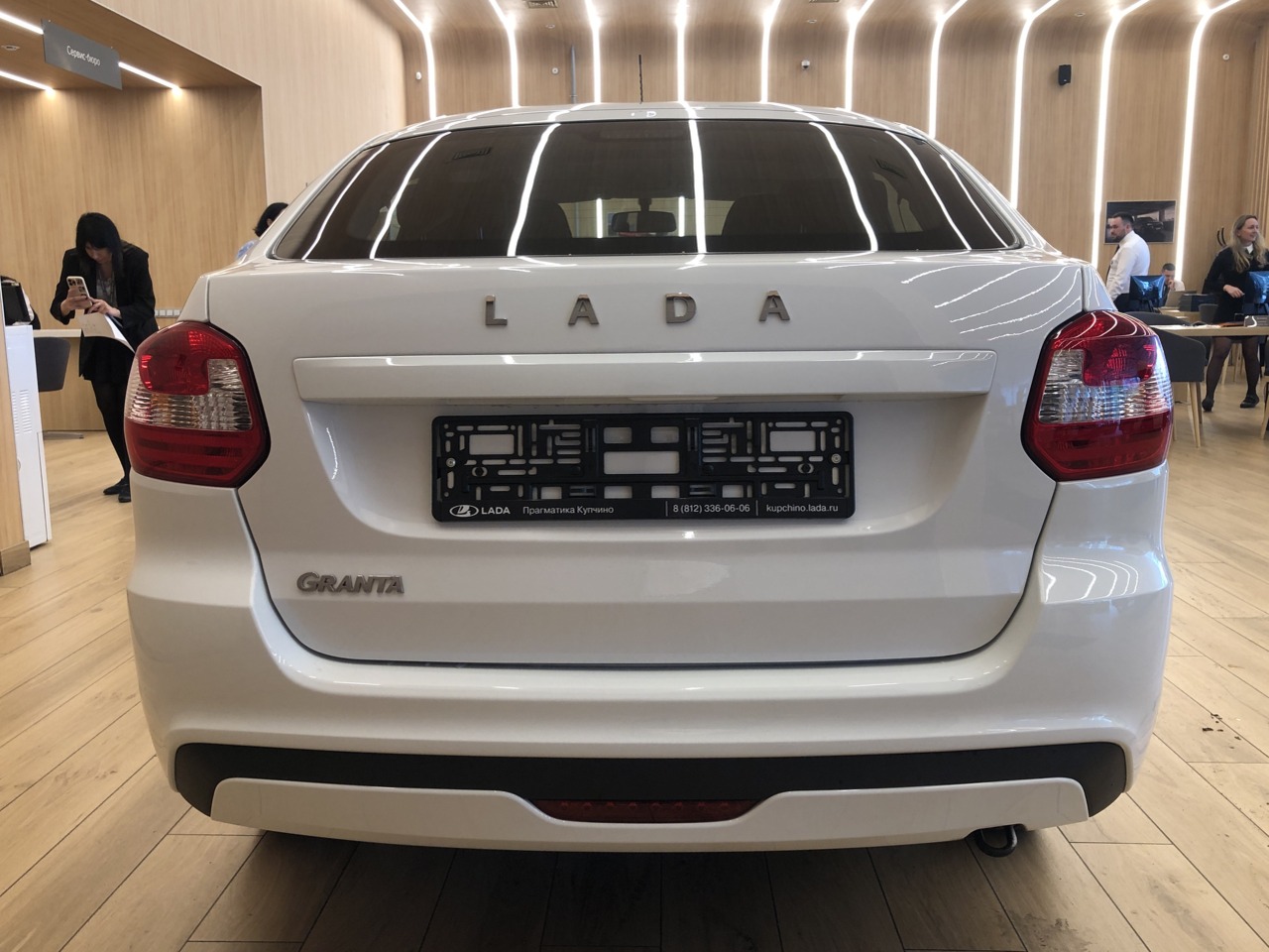 Легковой автотранспорт - LADA Granta 1.6 MT (90 л.с.)