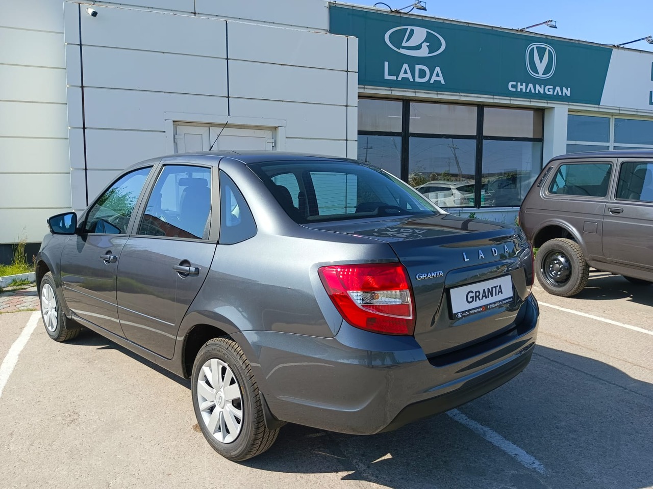 Легковой автотранспорт - LADA Granta 1.6 MT (90 л.с.)