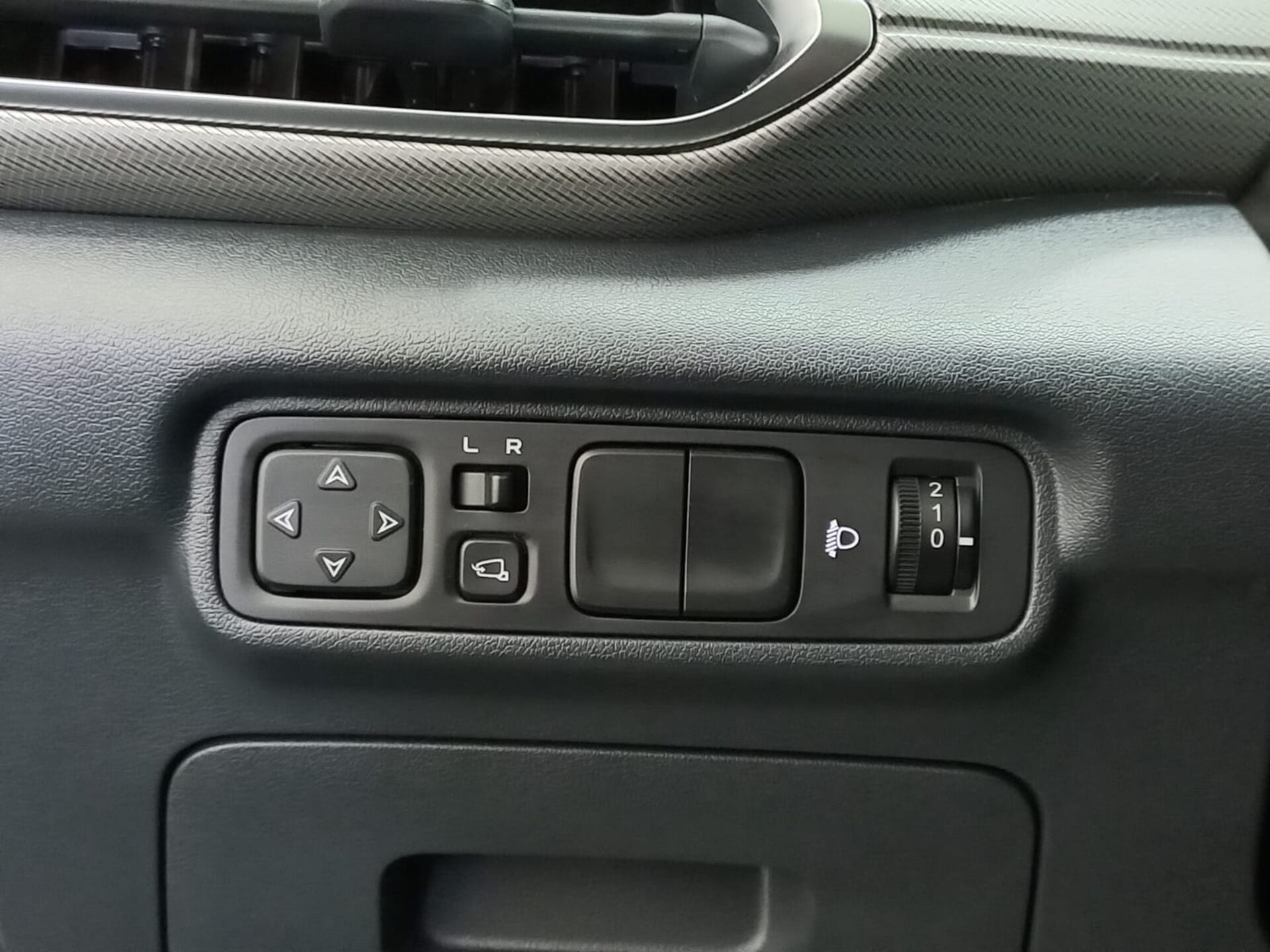 Легковой автотранспорт - CHANGAN UNI-T 1.5 AMT (167 л.с.)