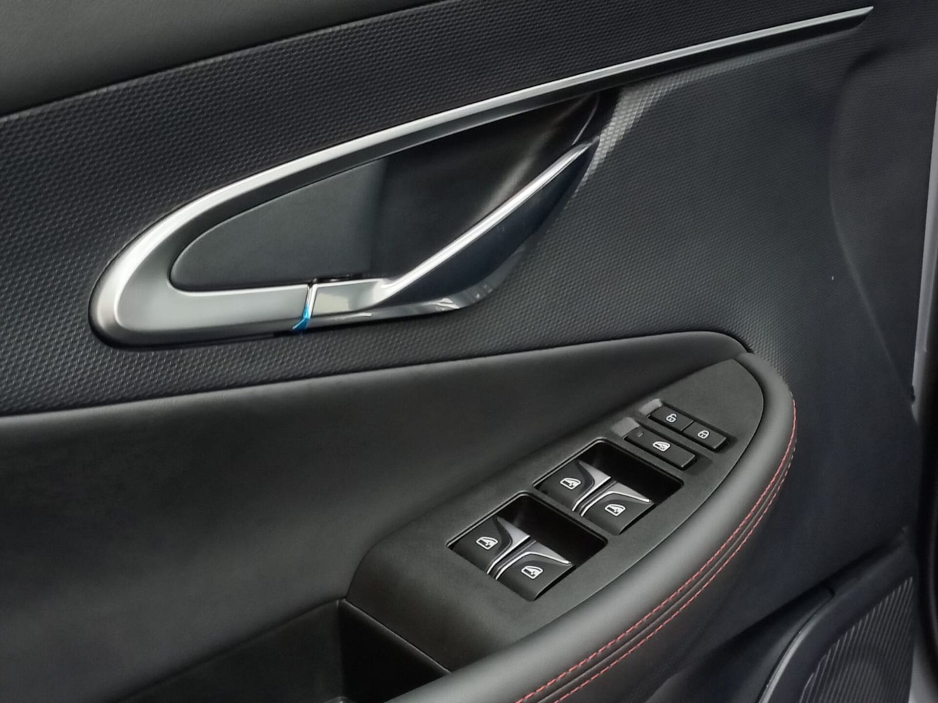 Легковой автотранспорт - CHANGAN UNI-T 1.5 AMT (167 л.с.)