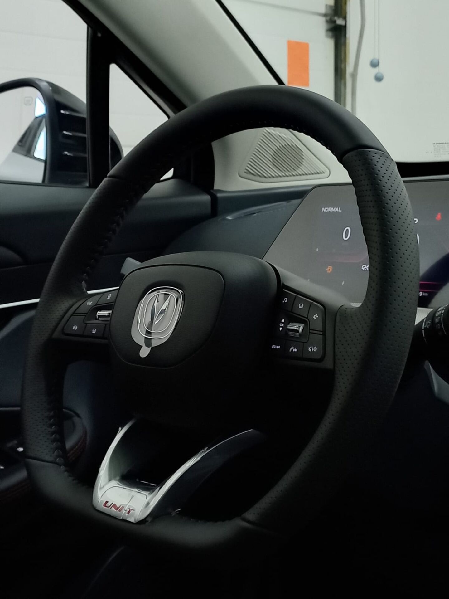 Легковой автотранспорт - CHANGAN UNI-T 1.5 AMT (167 л.с.)