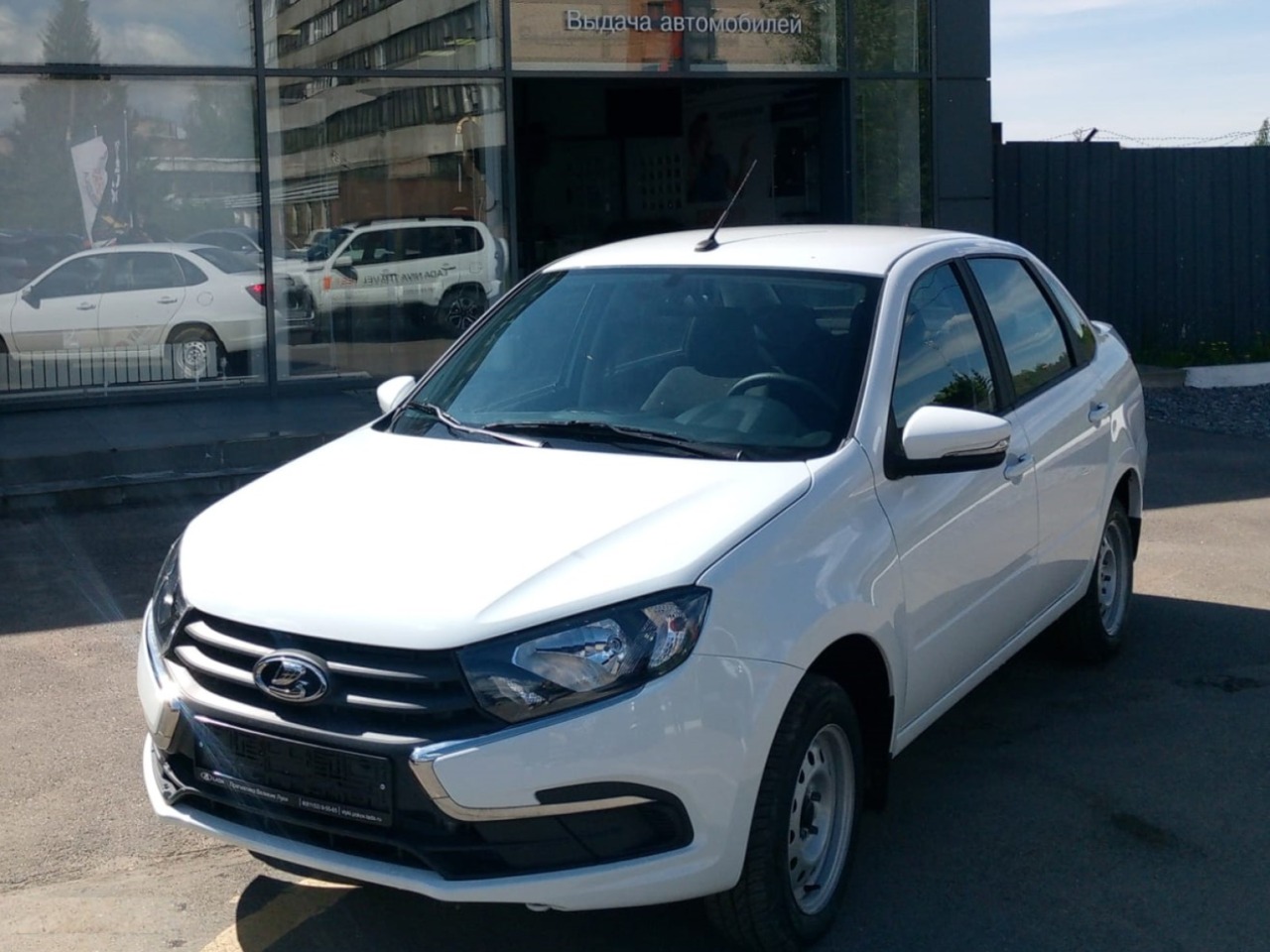 Легковой автотранспорт - LADA Granta 1.6 MT (90 л.с.)