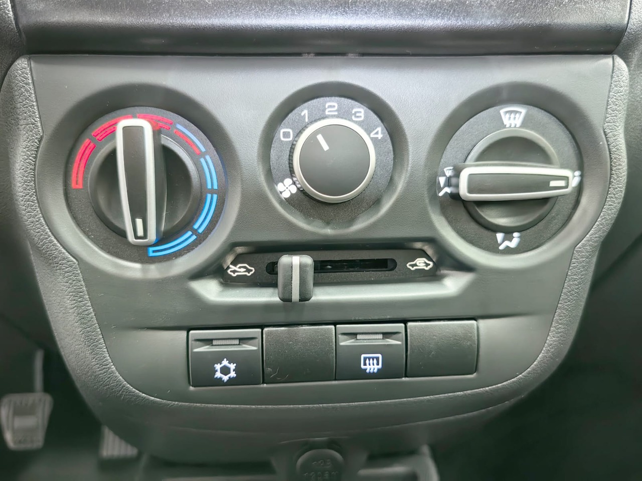 Легковой автотранспорт - LADA Granta 1.6 MT (90 л.с.)