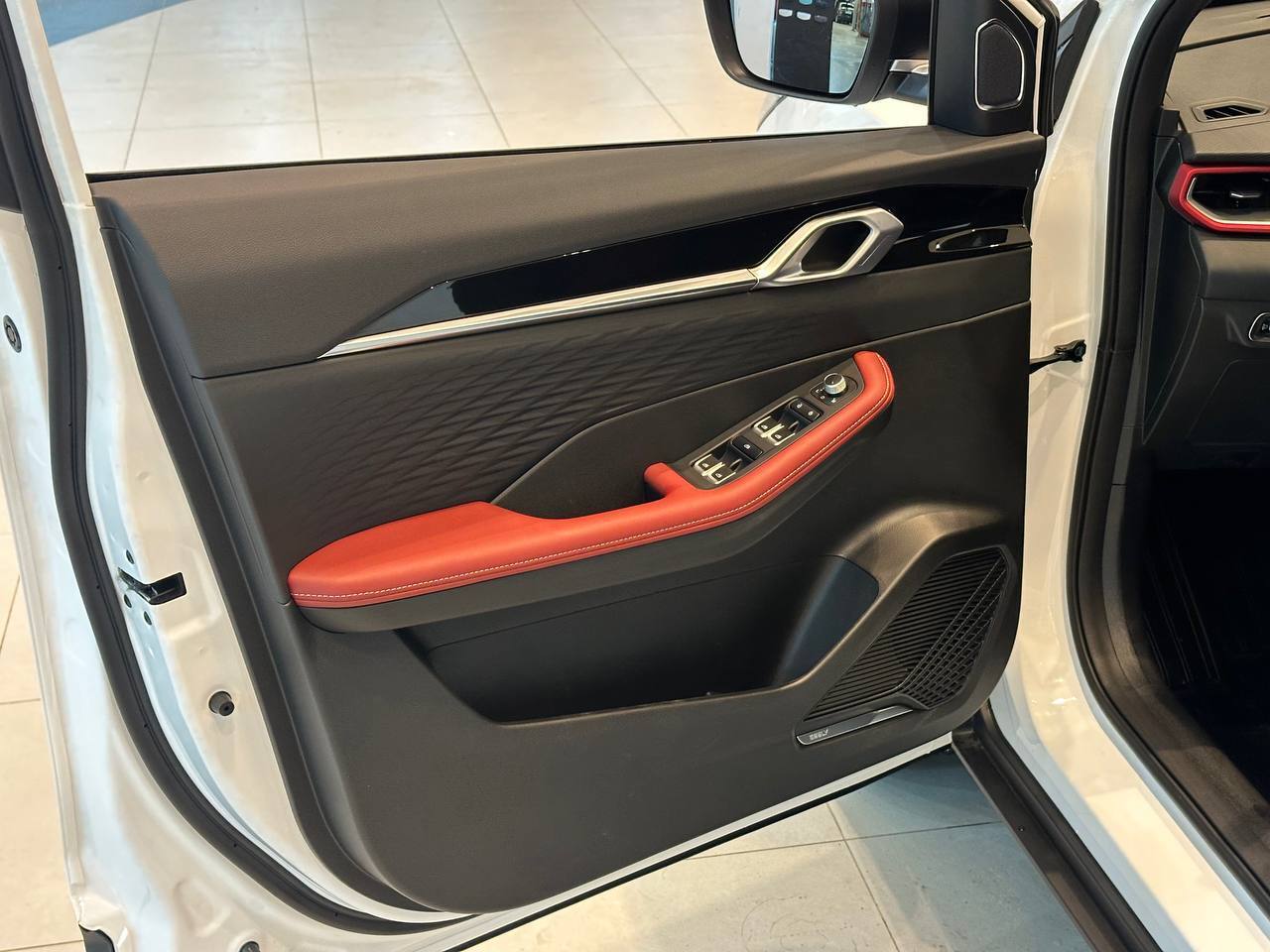 Легковой автотранспорт - GEELY Coolray 