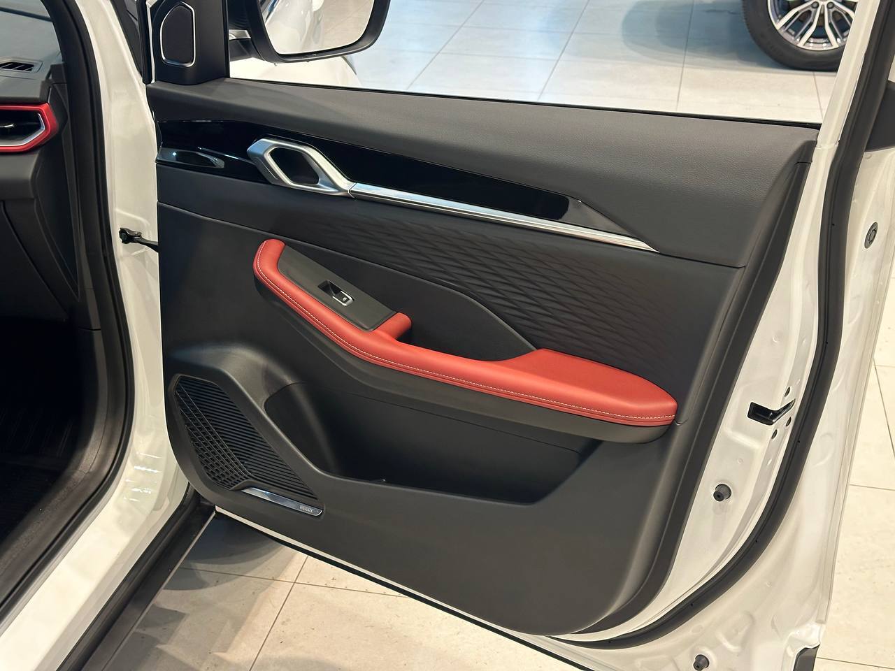 Легковой автотранспорт - GEELY Coolray 