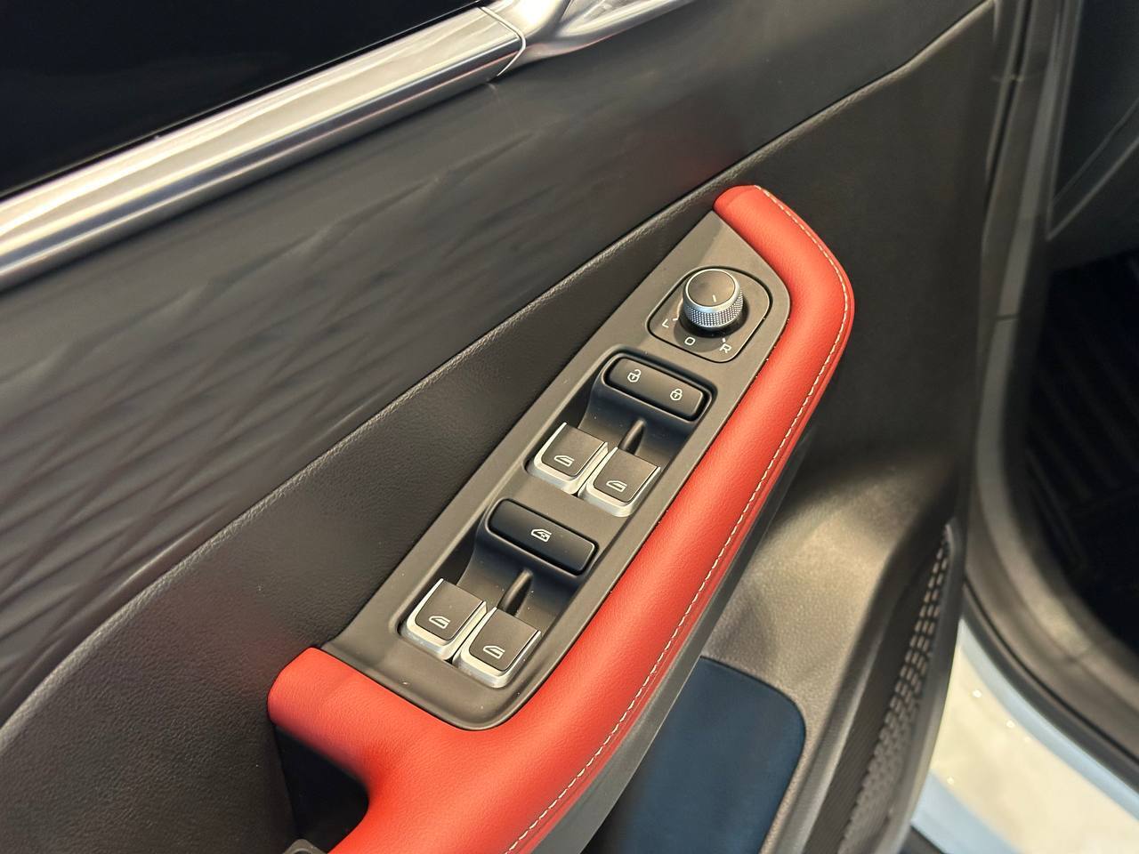 Легковой автотранспорт - GEELY Coolray 