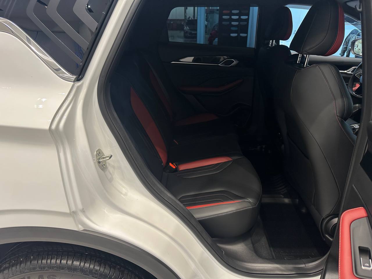 Легковой автотранспорт - GEELY Coolray 