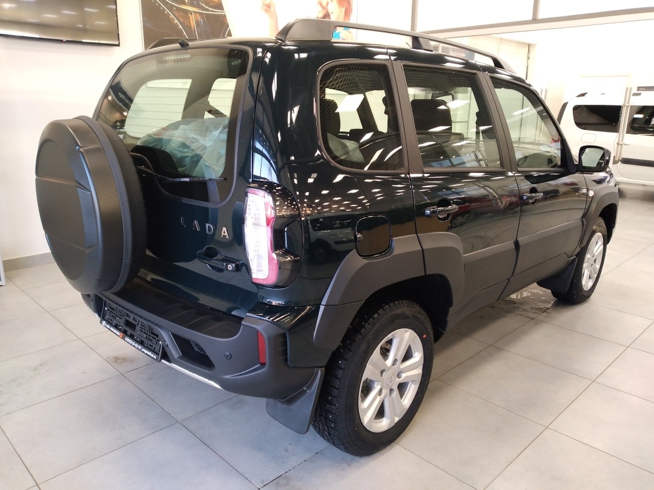 Легковой автотранспорт - Niva 1.7 MT (80 л.с.) 4WD