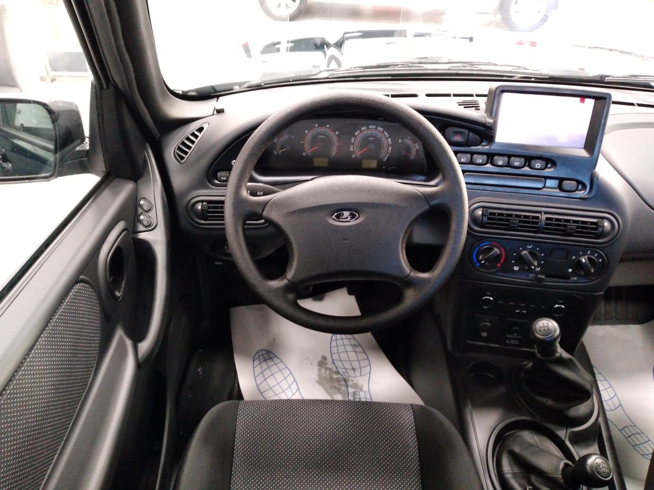 Легковой автотранспорт - Niva 1.7 MT (80 л.с.) 4WD