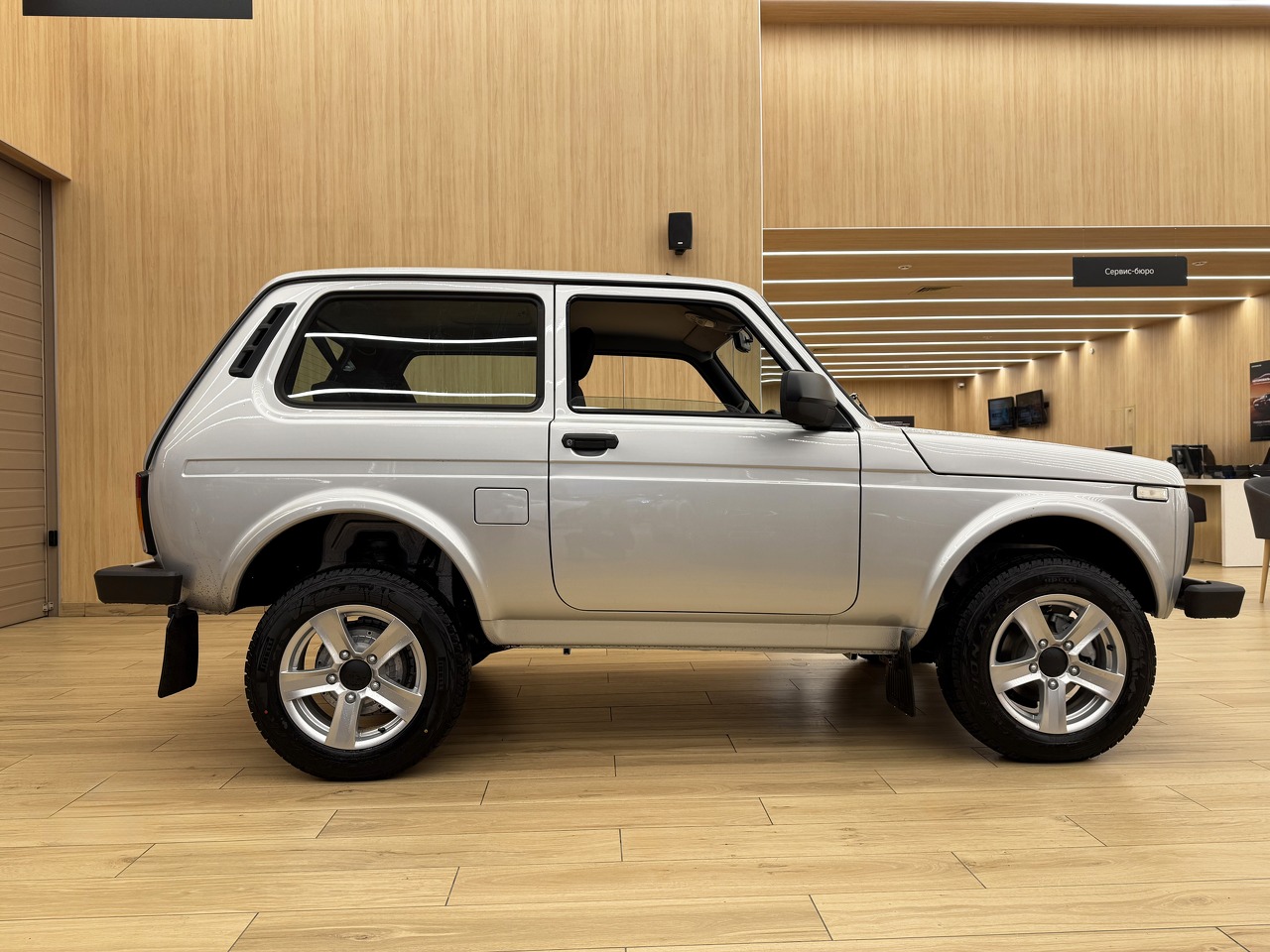 Легковой автотранспорт - LADA Niva Legend 1.7 MT (83 л.с.) 4WD