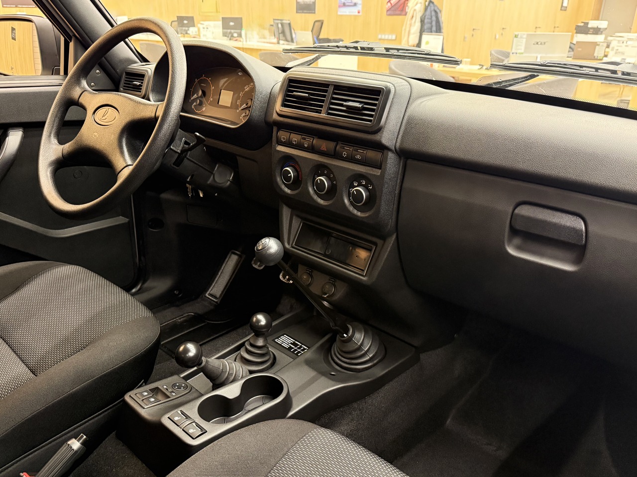 Легковой автотранспорт - LADA Niva Legend 1.7 MT (83 л.с.) 4WD