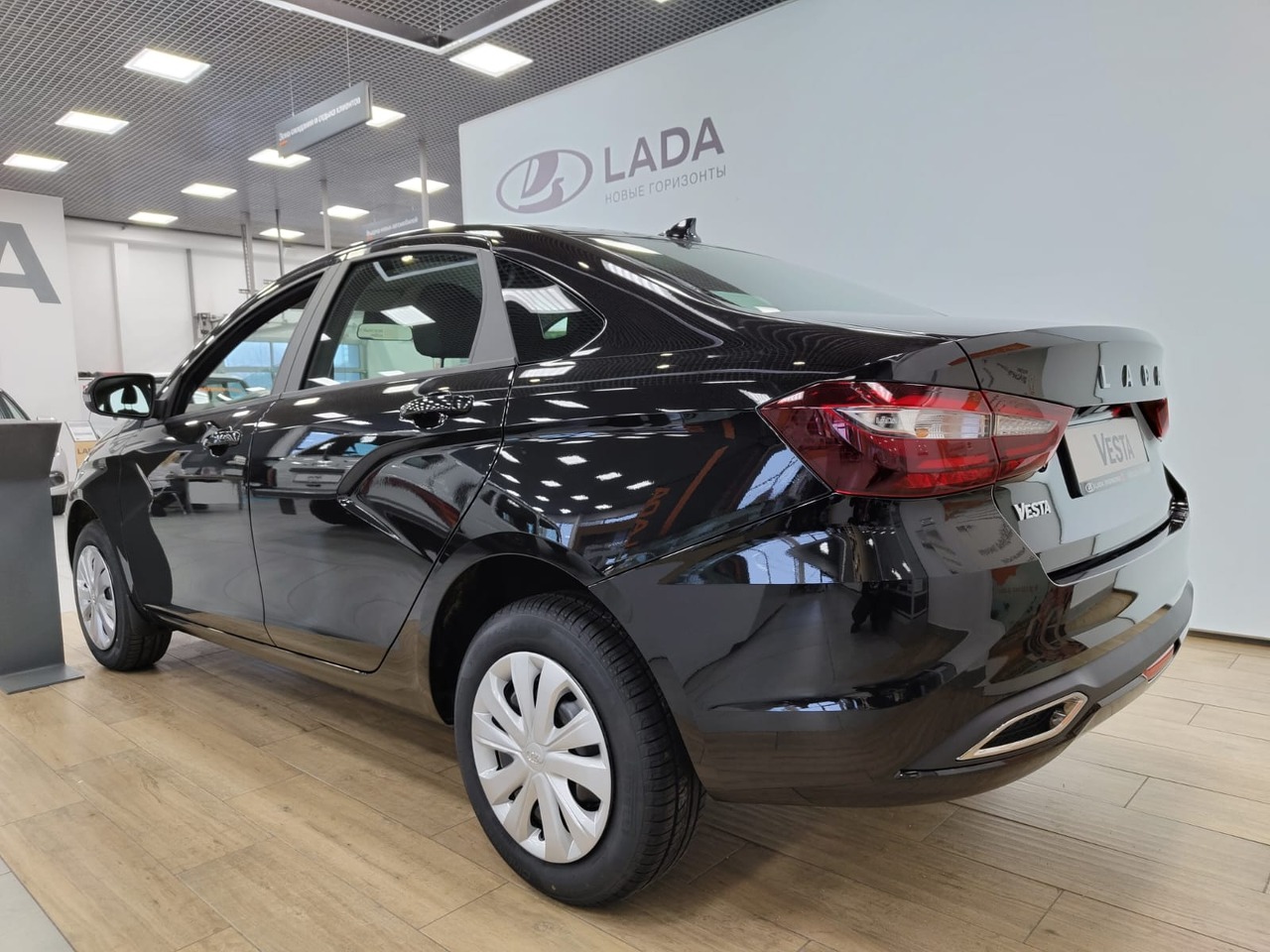 Легковой автотранспорт - LADA Vesta 1.6 MT (106 л.с.)
