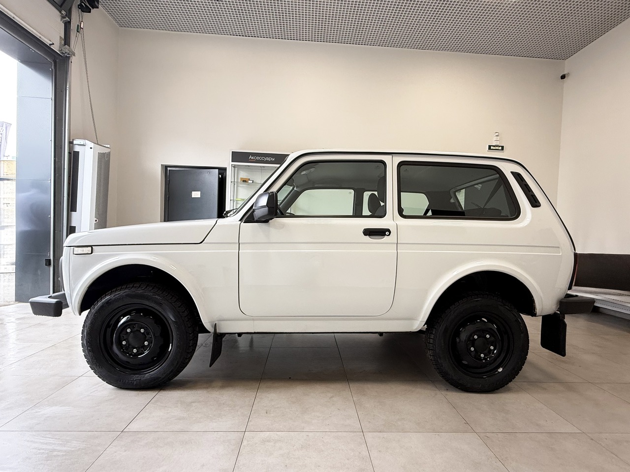 Легковой автотранспорт - LADA Niva Legend 1.7 MT (83 л.с.) 4WD