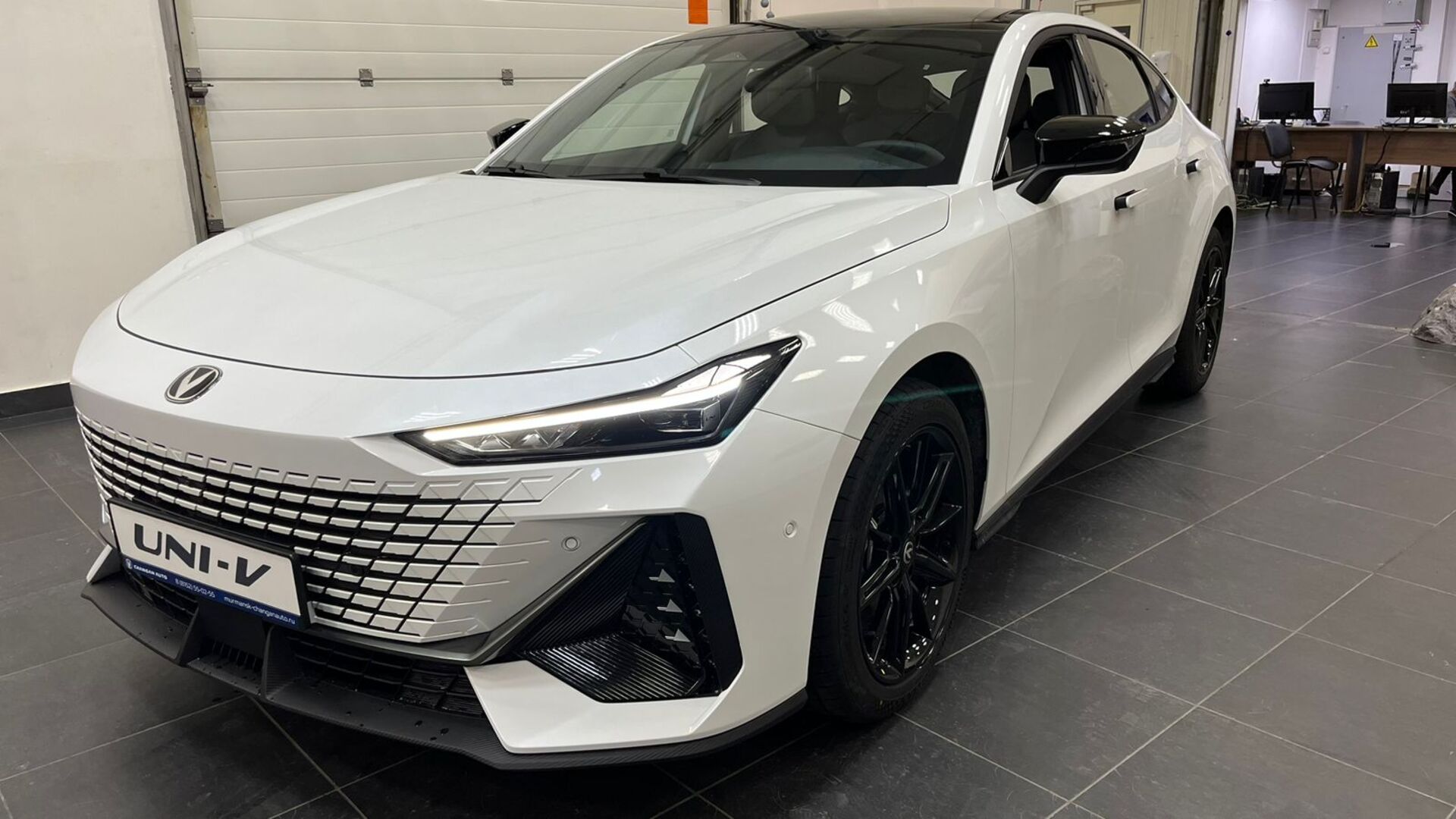 Легковой автотранспорт - CHANGAN UNI-V 1.5 AMT (181 л.с.)