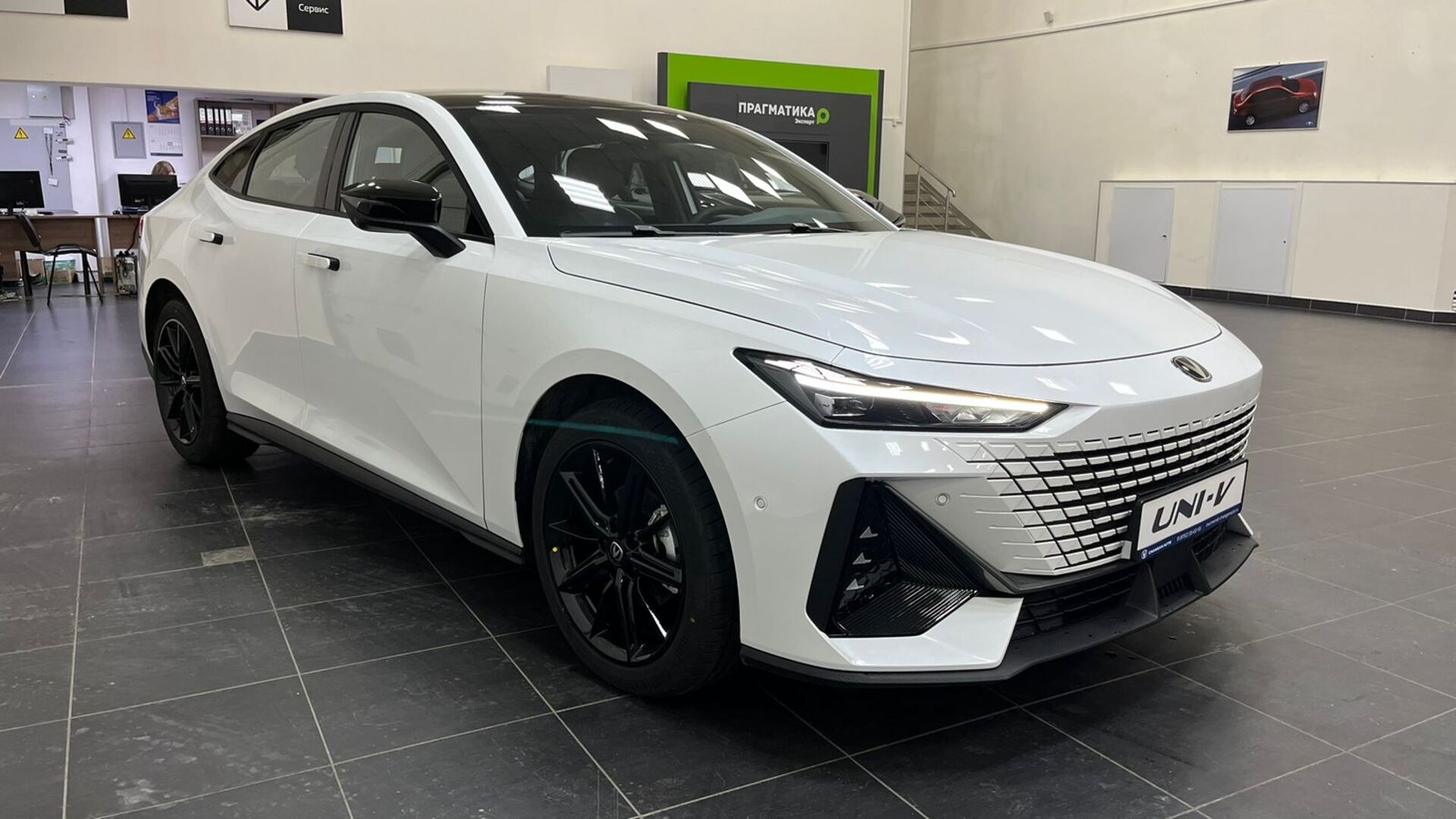 Легковой автотранспорт - CHANGAN UNI-V 1.5 AMT (181 л.с.)