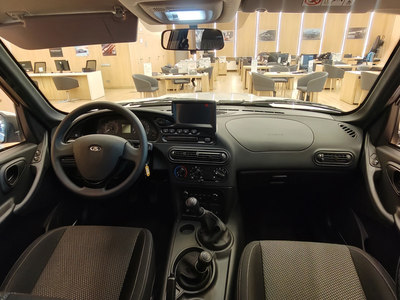 Легковой автотранспорт - LADA Niva Travel 1.7 MT (83 л.с.) 4WD