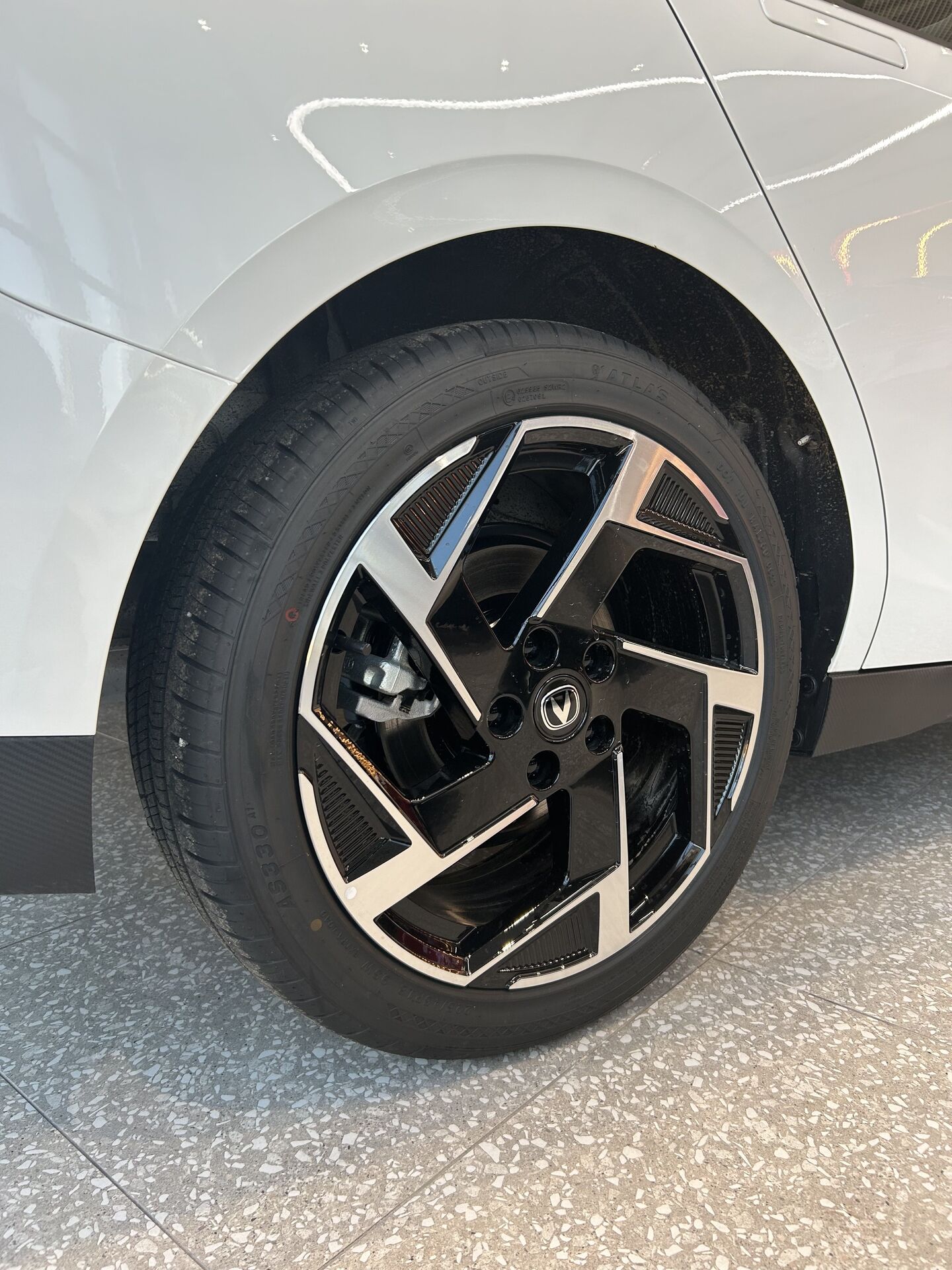 Легковой автотранспорт - CHANGAN Lamore 1.5 AMT (166 л.с.)