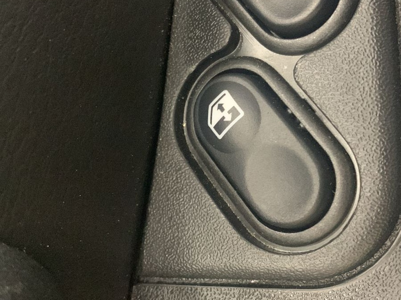 Легковой автотранспорт - LADA Niva Travel 1.7 MT (83 л.с.) 4WD