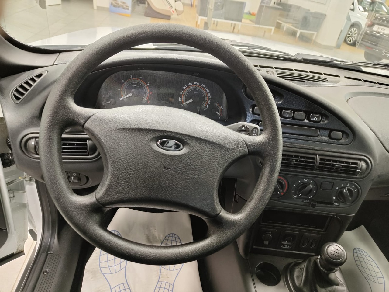 Легковой автотранспорт - Niva 1.7 MT (80 л.с.) 4WD