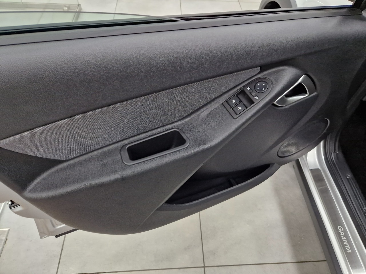 Легковой автотранспорт - LADA Granta Cross 1.6 MT (106 л.с.)