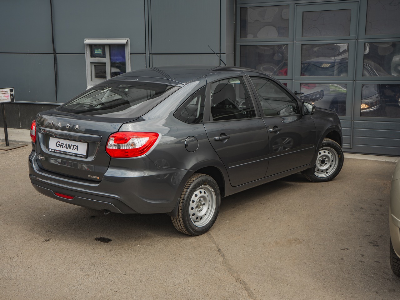 Легковой автотранспорт - Granta 1.6 MT (106 л.с.)