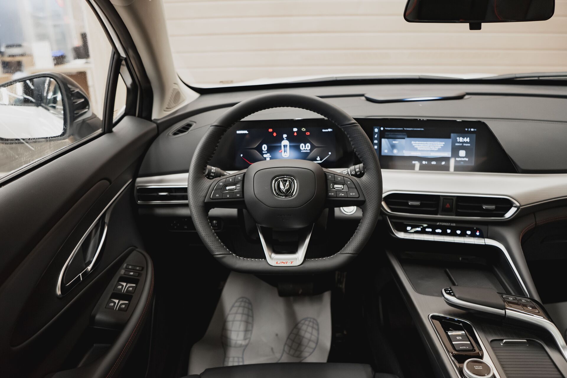 Легковой автотранспорт - CHANGAN UNI-T 1.5 AMT (167 л.с.)