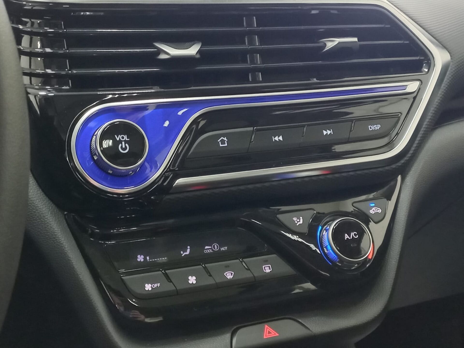 Легковой автотранспорт - CHANGAN Alsvin 1.5 AMT (98 л.с.)