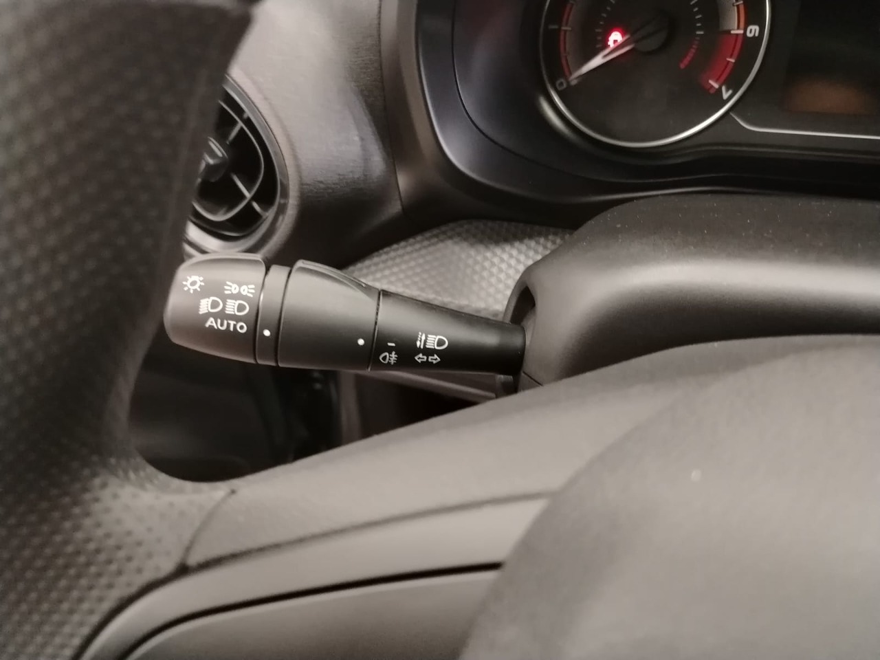 Легковой автотранспорт - LADA Iskra 1.6 CVT (106 л.с.)