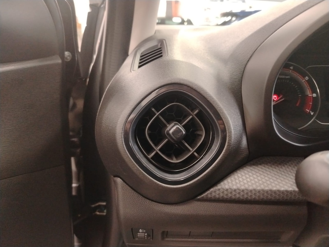 Легковой автотранспорт - LADA Iskra 1.6 CVT (106 л.с.)