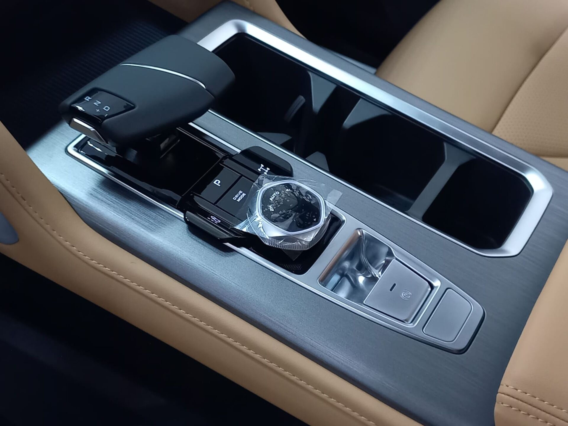 Легковой автотранспорт - CHANGAN Hunter Plus 2.0 AT (226 л.с.) 4WD